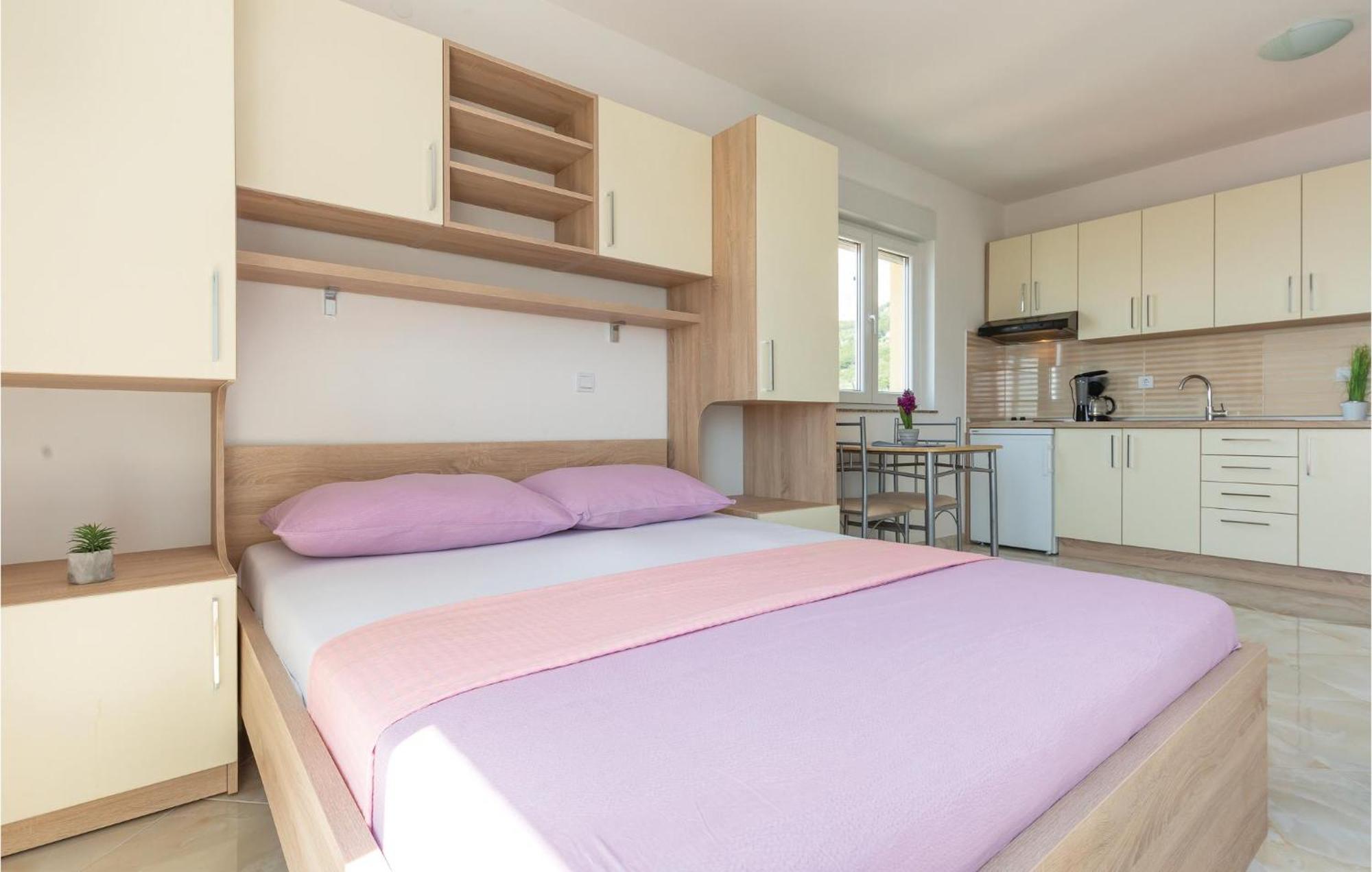 Gorgeous Apartment In Krvavica With Kitchen Экстерьер фото